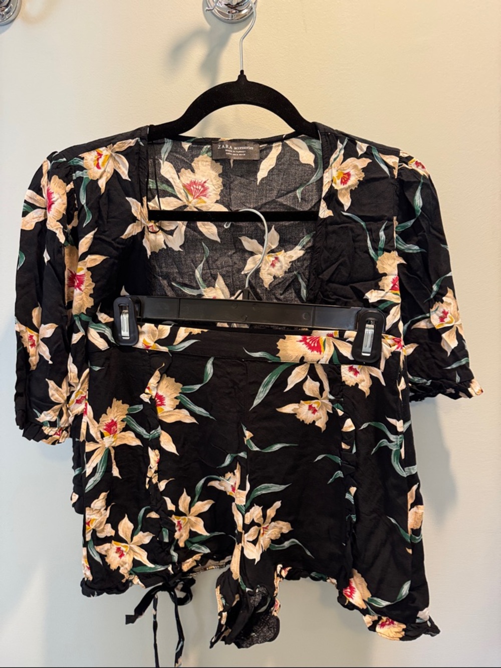 Zara Black Floral Tie-Front Cropped Set